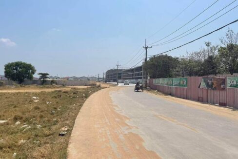 Land for sale in Kakap Phnom Peh - contret road