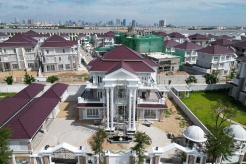 Villa For Sale Borey Peng Huoth- King A Villa