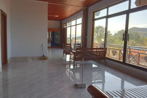 Holiday Home for Sale in Romleach Lake, Kampot! surrounding by mountain & water lake