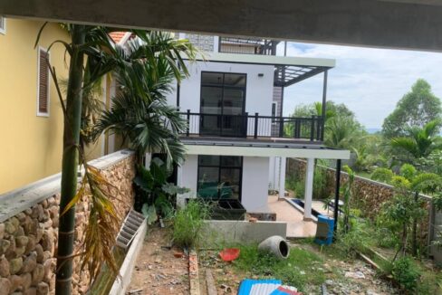 Urgent sale of a boutique hotel in Kampot, Cambodia garden space