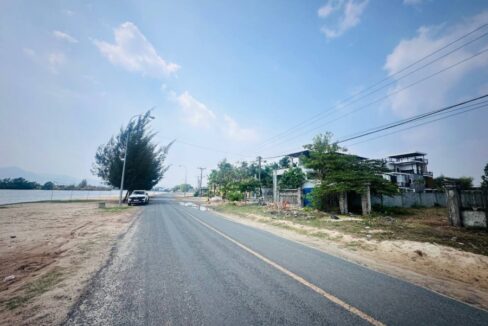 Urgent sale of a boutique hotel in Kampot, Cambodia - road