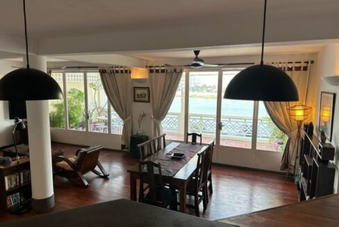 3 Bedroom apartment for rent riverside facing on the high floor - dinning