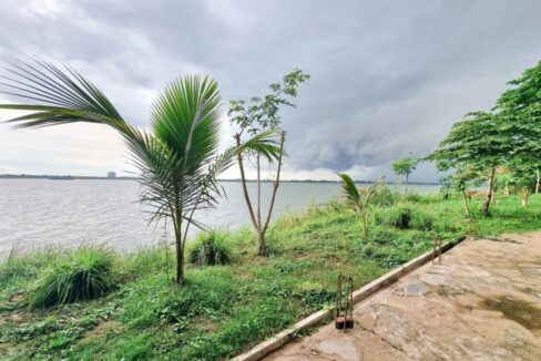 Luxury Villa & Land For Sale along Mekong River in Chroy Changvar