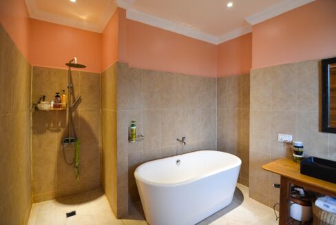 Waterfront Villa For Sale in Kampot Bath Tube