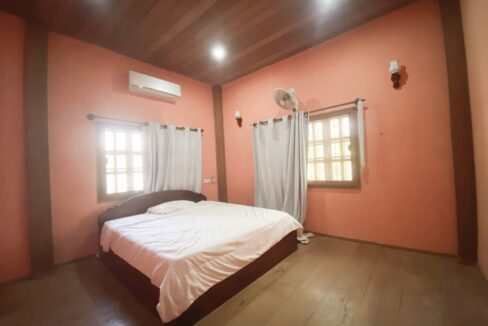Luxury wooden 3 bedroom house for rent in Siem Reap bedroom