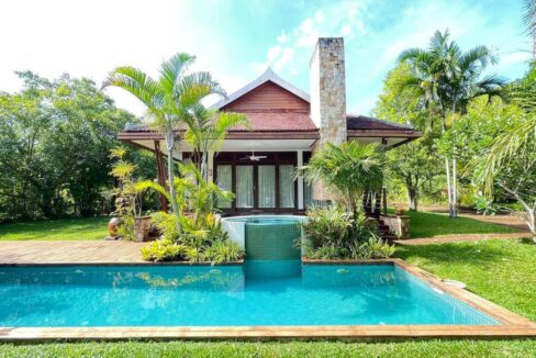 Large 3 Villa for sale in Kep