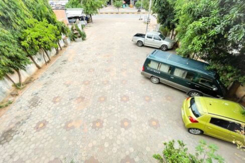Prime Commercial Building for Rent in Siem Reap Parking