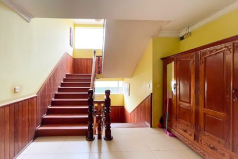 Prime Commercial Building for Rent in Siem Reap Stair case