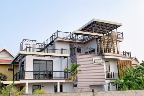 Riverside Boutique hotel for sale in Kampot City 80 loading