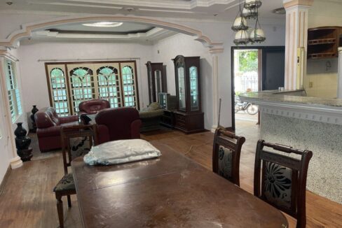 4 Bedroom Villa for rent in Tonle Bassac, Borey Chamkarmon Phnom Penh Dinning Table