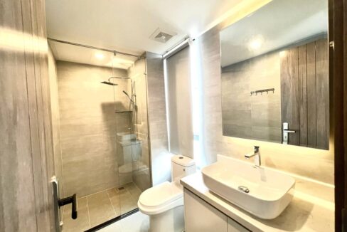1 Bedroom Condo For Rent Boeung Trabek Phnom Penh - US450 Bathroom