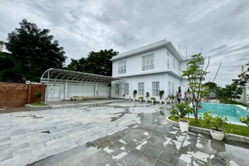 Luxury 8 bedroom villa for rent in Phnom Penh