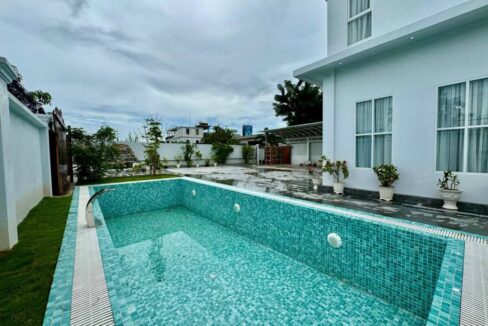 Villa for rent in Phnom penh with swimming pool