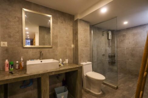 Renovated 3 Bedroom Apartment For Rent - Wat Phnom, Phnom Penh Bathroom