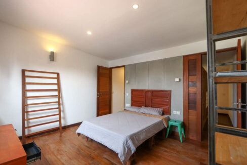 Renovated 3 Bedroom Apartment For Rent - Wat Phnom, Phnom Penh Bed