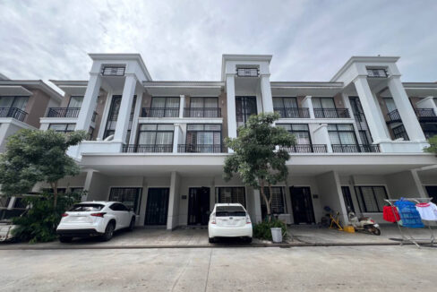 Stunning 4-Bedroom Villa for Rent – Borey Peng Huoth Boeung Snor Villa