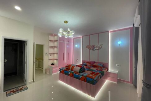 Stunning 4-Bedroom Villa for Rent – Borey Peng Huoth Boeung Snor Women Bedroom