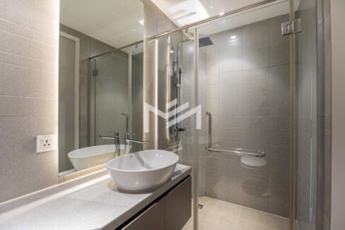 The Penthouse Residence – 4 Bedroom Condo for Sale 28th Floor Corner Unit Bathroom