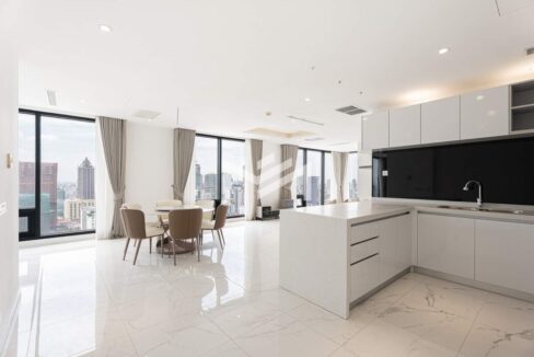 The Penthouse Residence – 4 Bedroom Condo for Sale 28th Floor Corner Unit Kitchent Cook