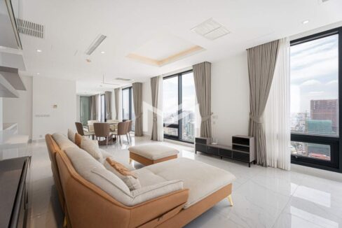 The Penthouse Residence – 4 Bedroom Condo for Sale 28th Floor Corner Unit furnished