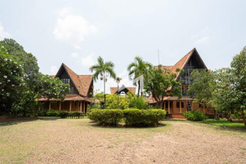 7 Bedroom Riverfront Villa for Sale in Chbar Ampov, Phnom Penh