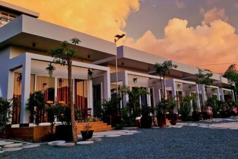 Charming 7-Bedroom Bungalow for Rent in Krong Kaeb Boutiqe