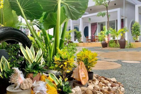 Charming 7-Bedroom Bungalow for Rent in Krong Kaeb Garden