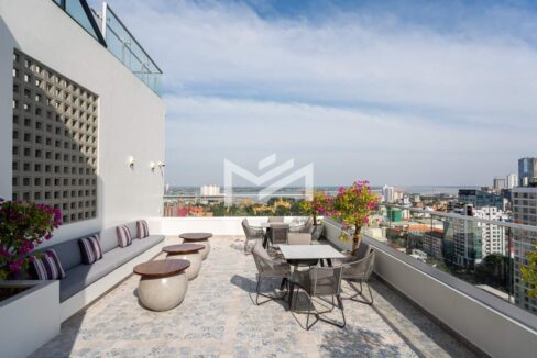 Grace Residence 2-Bedroom Corner Unit for Sale in Daun Penh, Phnom Penh Garden