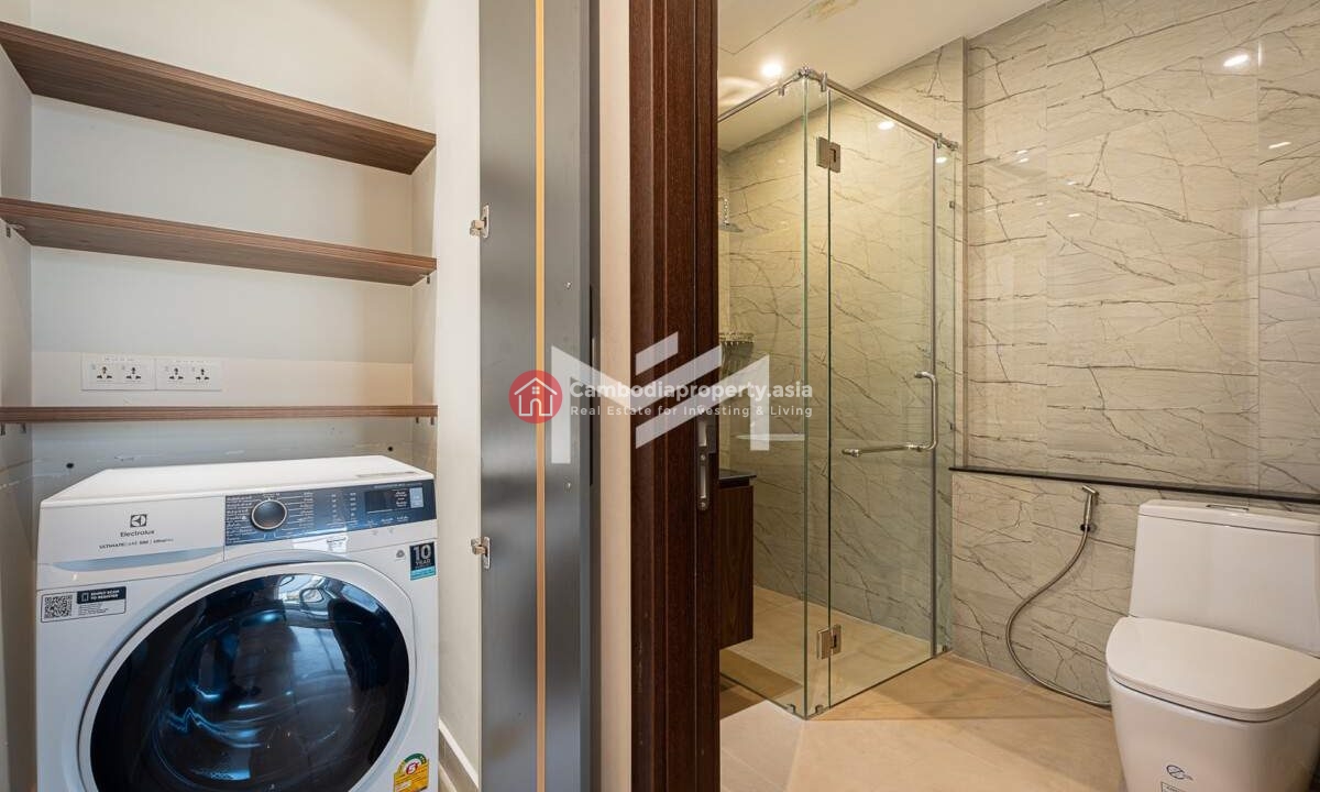 Grace Residence 2-Bedroom Corner Unit for Sale in Daun Penh, Phnom Penh bathroom