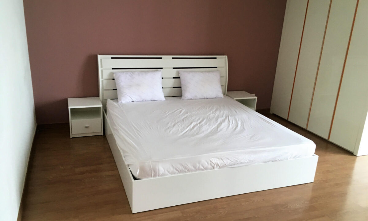Luxury 2-Bedroom Condo for Rent at De Castle Royal, BKK1 Bedroom