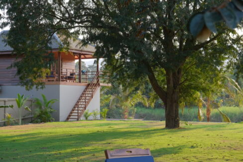 Luxury Riverside Villa in Kampot – 5 En-Suite Rooms, Infinity Pool & Garden Views Ample land