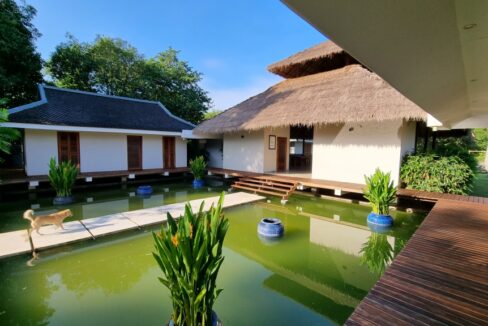 Luxury Riverside Villa in Kampot – 5 En-Suite Rooms, Infinity Pool & Garden Views Best Desgin