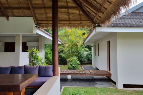 Luxury Riverside Villa in Kampot – 5 En-Suite Rooms, Infinity Pool & Garden Views French Architect