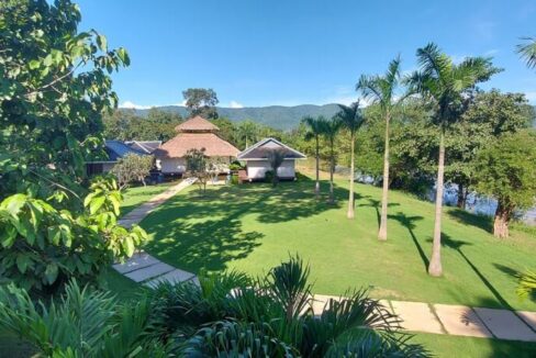 Luxury Riverside Villa in Kampot – 5 En-Suite Rooms, Infinity Pool & Garden Views Nature