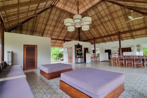 Luxury Riverside Villa in Kampot – 5 En-Suite Rooms, Infinity Pool & Garden Views Sleep