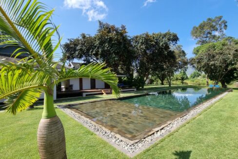 Luxury Riverside Villa in Kampot – 5 En-Suite Rooms, Infinity Pool & Garden Views Swimming Pool