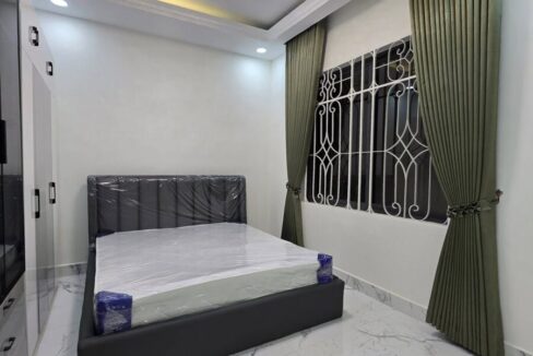 Queen Villa Type B for Sale or Rent – 6 Bedrooms, Prime Location in Phnom Penh Bed