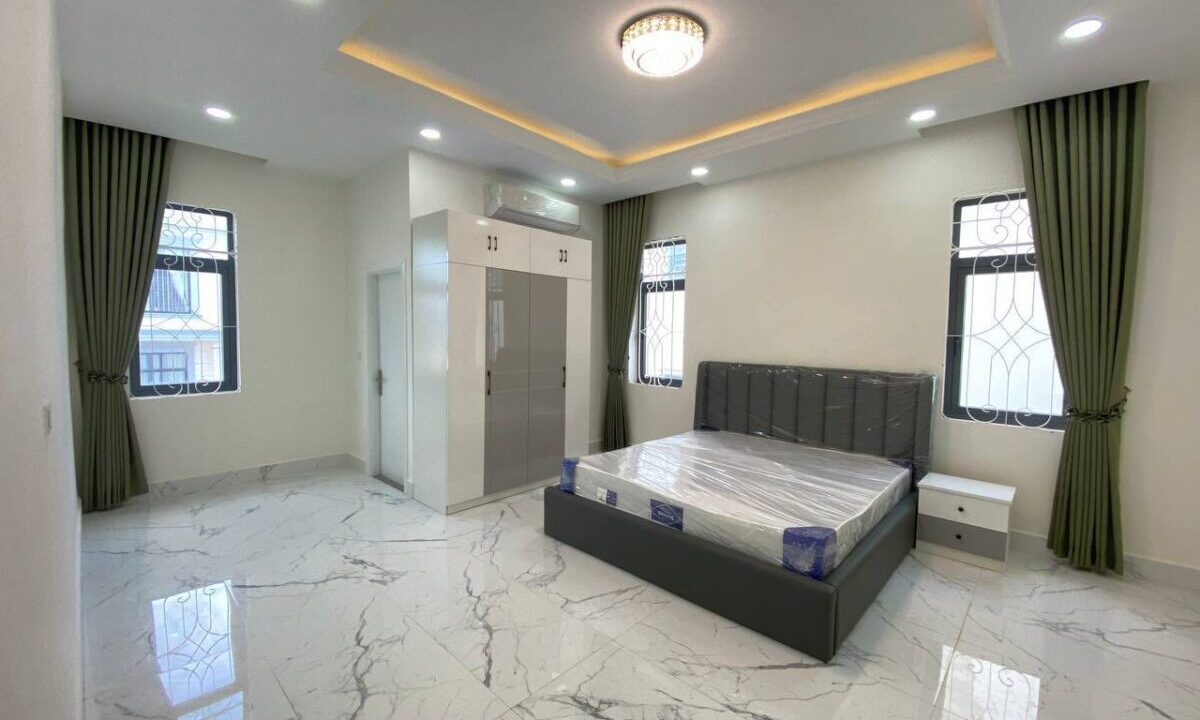 Queen Villa Type B for Sale or Rent – 6 Bedrooms, Prime Location in Phnom Penh Bedroom