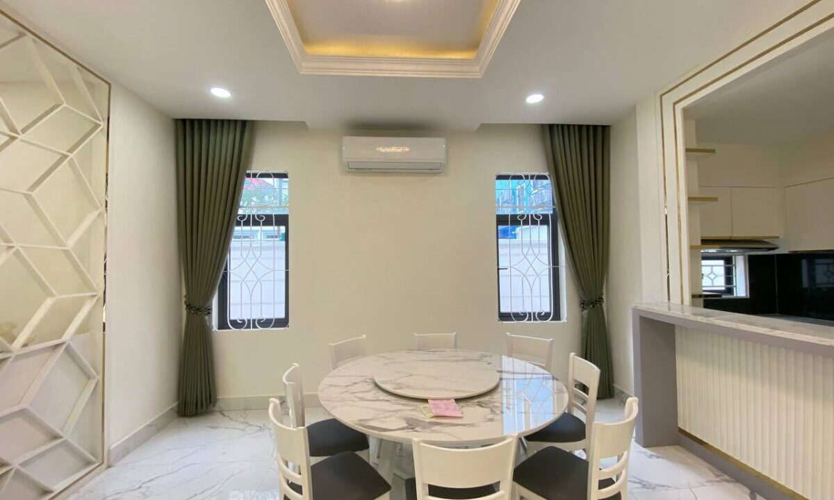 Queen Villa Type B for Sale or Rent – 6 Bedrooms, Prime Location in Phnom Penh Dinning Room
