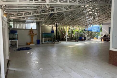 Twin Villa for Sale or Rent Borey HighTech Luxary Parking