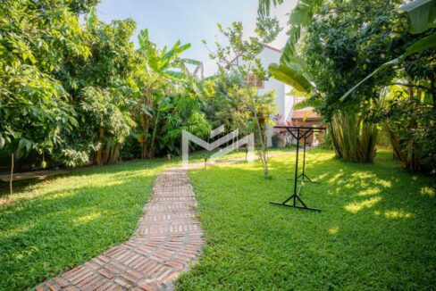 3-Bedroom Villa for Sale in Kien Svay huge garden