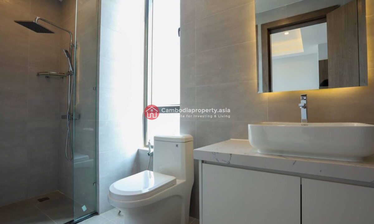 Modern 2-Bedroom Condo for Rent in Boeng Trabek – Prime Location Between Russian Market & BKK Bathroom