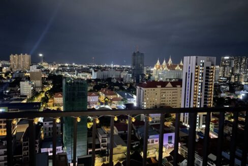 Modern 2-Bedroom Condo for Rent in Boeng Trabek – Prime Location Between Russian Market & BKK Night View