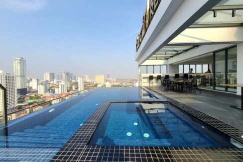 Modern 2-Bedroom Condo for Rent in Boeng Trabek – Prime Location Between Russian Market & BKK Rooftop Infinity Pool