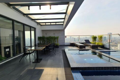 Modern 2-Bedroom Condo for Rent in Boeng Trabek – Prime Location Between Russian Market & BKK Swimming Pool