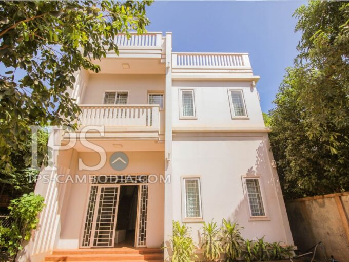 4 Bedroom Villa for Rent in Kros Village
