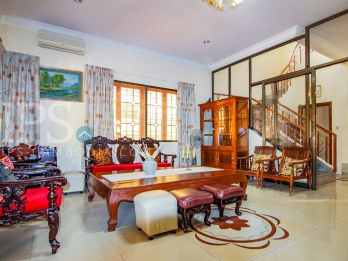 3 Bedroom Townhouse for Rent in Chroy Changvar