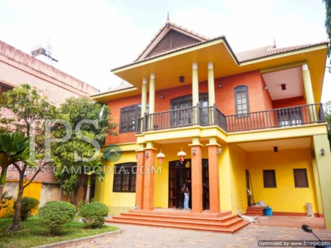 For Sale - Six Bedroom Villa in Siem Reap