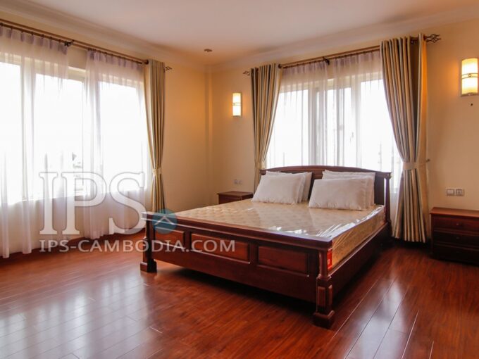 Daun Penh Apartment For Rent - Three Bedrooms