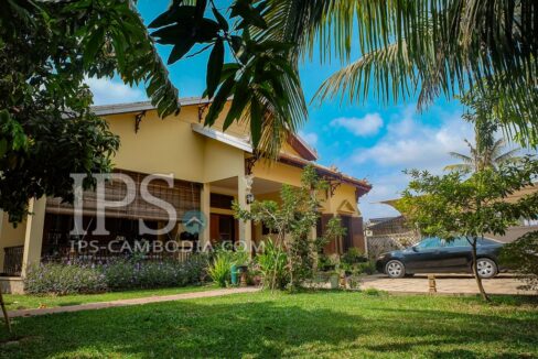 Beautiful Colonial Style Villa For Rent in Ta Khmau
